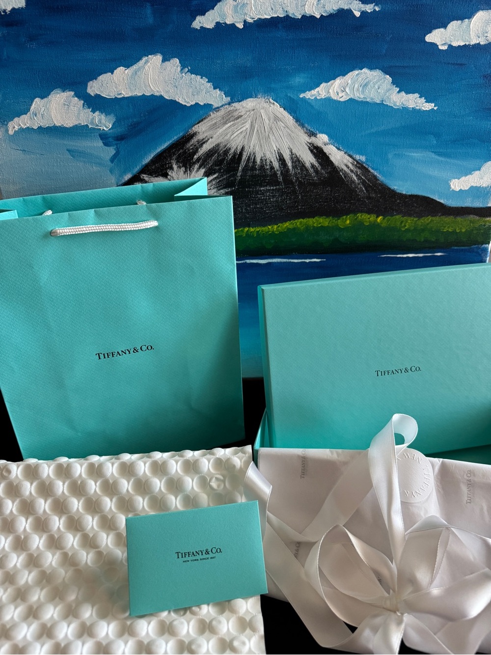 A Tiffany & Co. Signature Blue Gift Set with White Ribbon (empty box/bag)